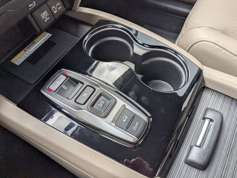 Used 2020 Honda Pilot Elite image 27