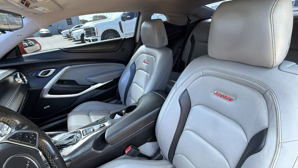 Used 2019 Chevrolet Camaro SS RWD image 21