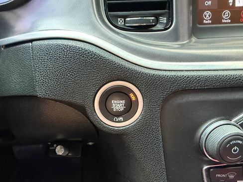 Used 2020 Dodge Charger SXT w/ Blacktop Package image 26