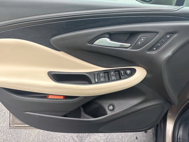 Used 2018 Buick Envision Essence FWD image 9