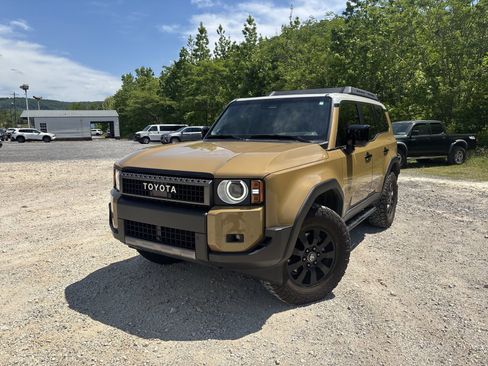Used 2024 Toyota Land Cruiser AWD/4WD image 12