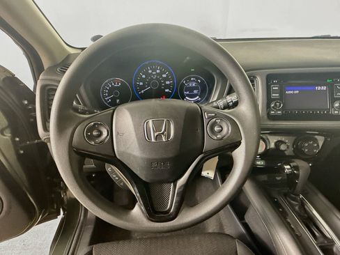 Used 2018 Honda HR-V LX image 11