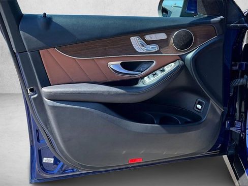 Used 2021 Mercedes-Benz GLC 300 image 17