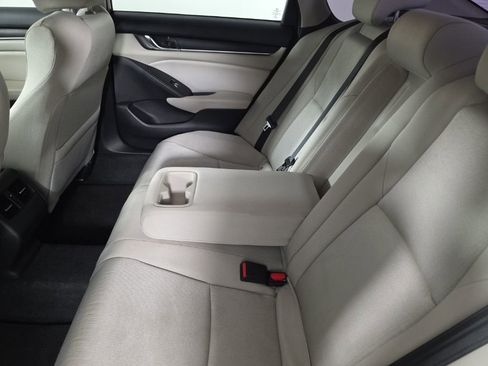 Used 2018 Honda Accord EX image 31