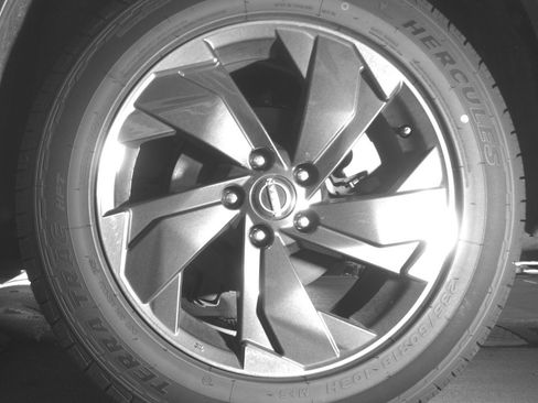 Used 2025 Nissan Rogue SV image 14