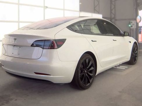 Used 2018 Tesla Model 3 Long Range RWD image 2