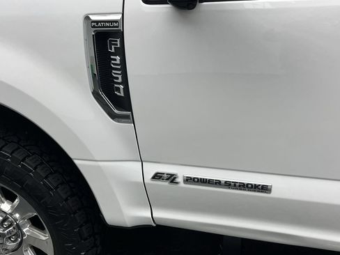 Certified 2022 Ford F250 Platinum image 38