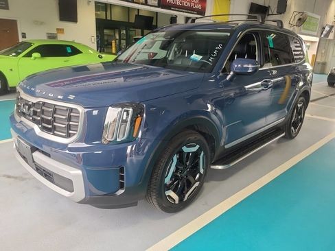 Used 2023 Kia Telluride S w/ S Sunroof Package AWD/4WD image 2