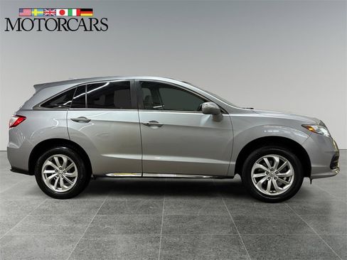 Used 2018 Acura RDX w/ Technology Package image 2