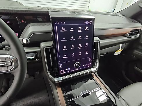 New 2025 GMC Yukon XL Denali w/ Sun & Power Step Package image 12