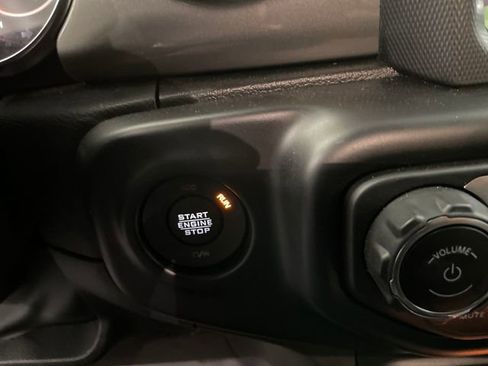 Used 2022 Jeep Wrangler Unlimited Sahara image 16