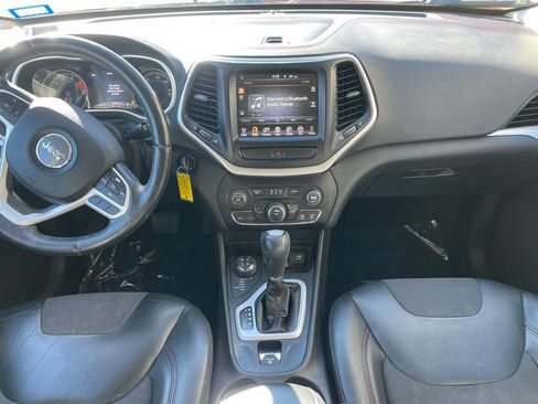 Used 2017 Jeep Cherokee Trailhawk w/ Cold Weather Group image 26