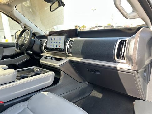 Used 2025 Ford Expedition Max Active RWD image 18