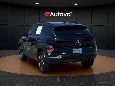 Used 2024 Hyundai Kona SEL AWD/4WD image 3