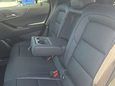New 2026 Chevrolet Equinox LT w/ Convenience Package II AWD/4WD image 17