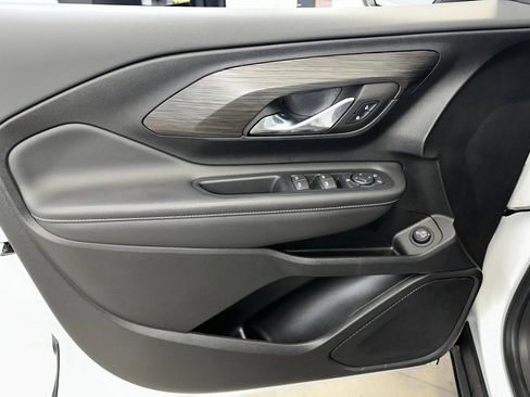 Certified 2023 GMC Terrain SLE w/ Driver Convenience Package image 4