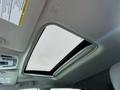 Certified 2024 Toyota Sienna XLE FWD image 19