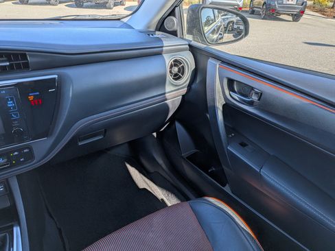 Used 2019 Toyota Corolla L image 16
