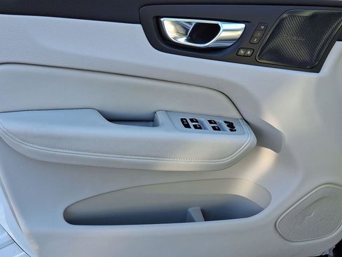 Certified 2023 Volvo XC60 B5 Plus w/ Climate Package image 13