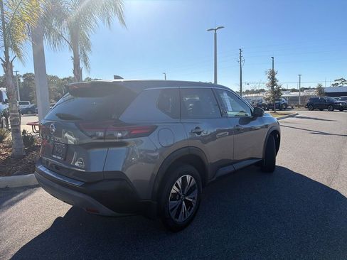 Used 2021 Nissan Rogue SV image 8