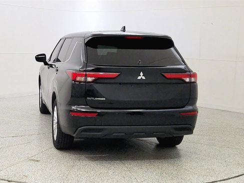 Used 2023 Mitsubishi Outlander ES AWD/4WD image 6