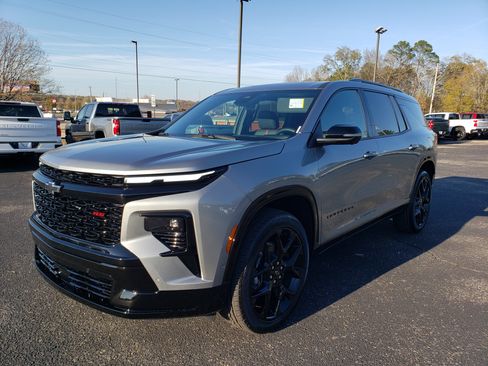 New 2026 Chevrolet Traverse RS w/ LPO, Floor Liner Package image 2