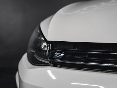 Used 2019 Volkswagen Golf 4-Door image 8