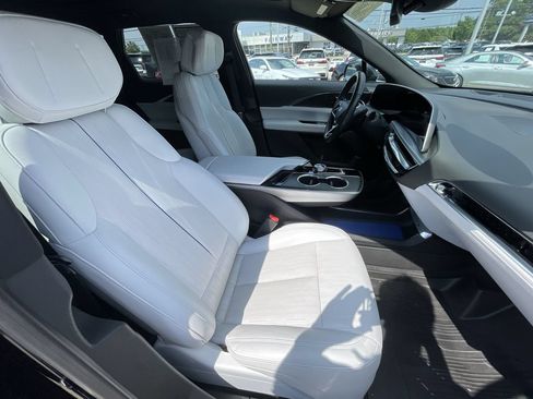 Used 2024 Cadillac Lyriq Luxury RWD image 28