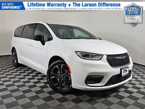 New 2026 Chrysler Pacifica Select image 1