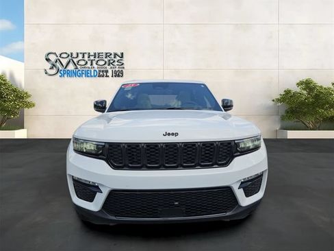 Used 2025 Jeep Grand Cherokee Limited w/ Black Appearance Package RWD image 8