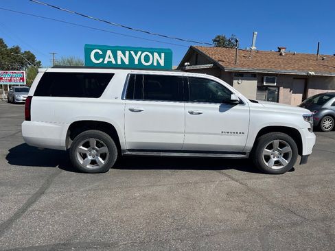 Used 2019 Chevrolet Suburban LT image 2