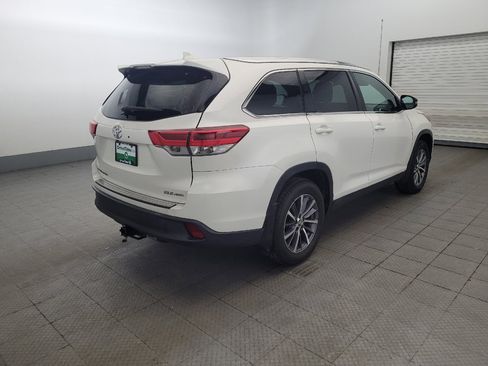 Used 2019 Toyota Highlander XLE AWD/4WD image 9