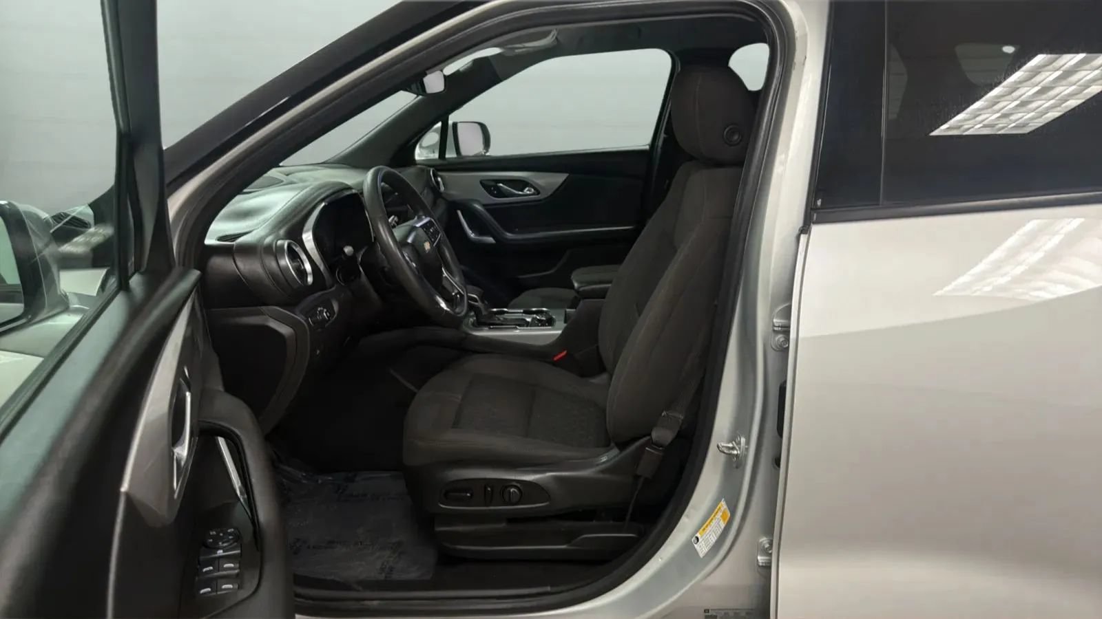 Used 2021 Chevrolet Blazer LT FWD image 21