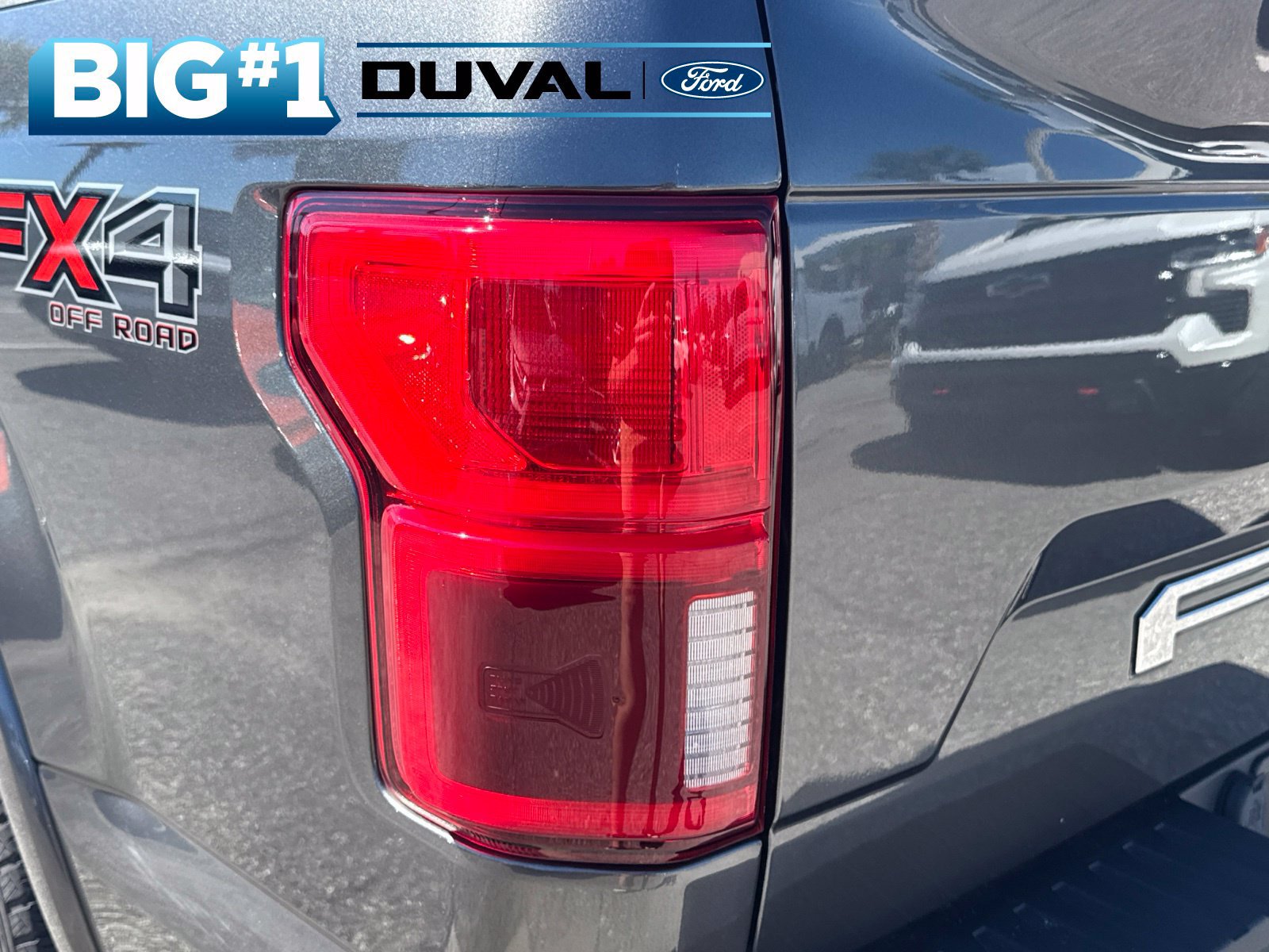 Used 2019 Ford F150 Lariat w/ Equipment Group 502A Luxury AWD/4WD image 7