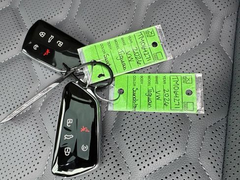 Used 2026 Volkswagen Tiguan SEL R-Line AWD/4WD image 13