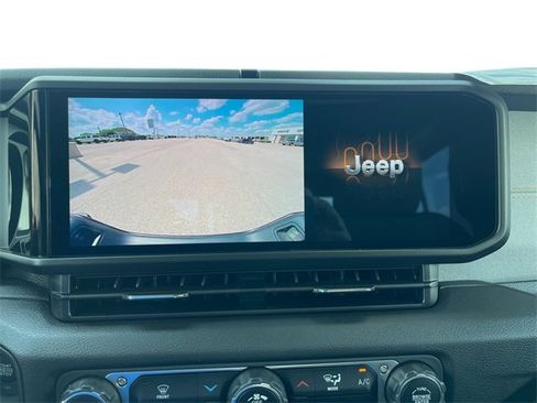 New 2025 Jeep Gladiator Sport image 17