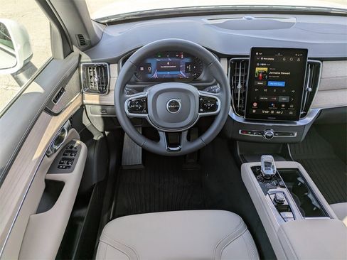 New 2026 Volvo XC90 B5 Plus w/ Protection Package Premier image 19