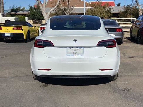 Used 2019 Tesla Model 3 Mid Range image 5