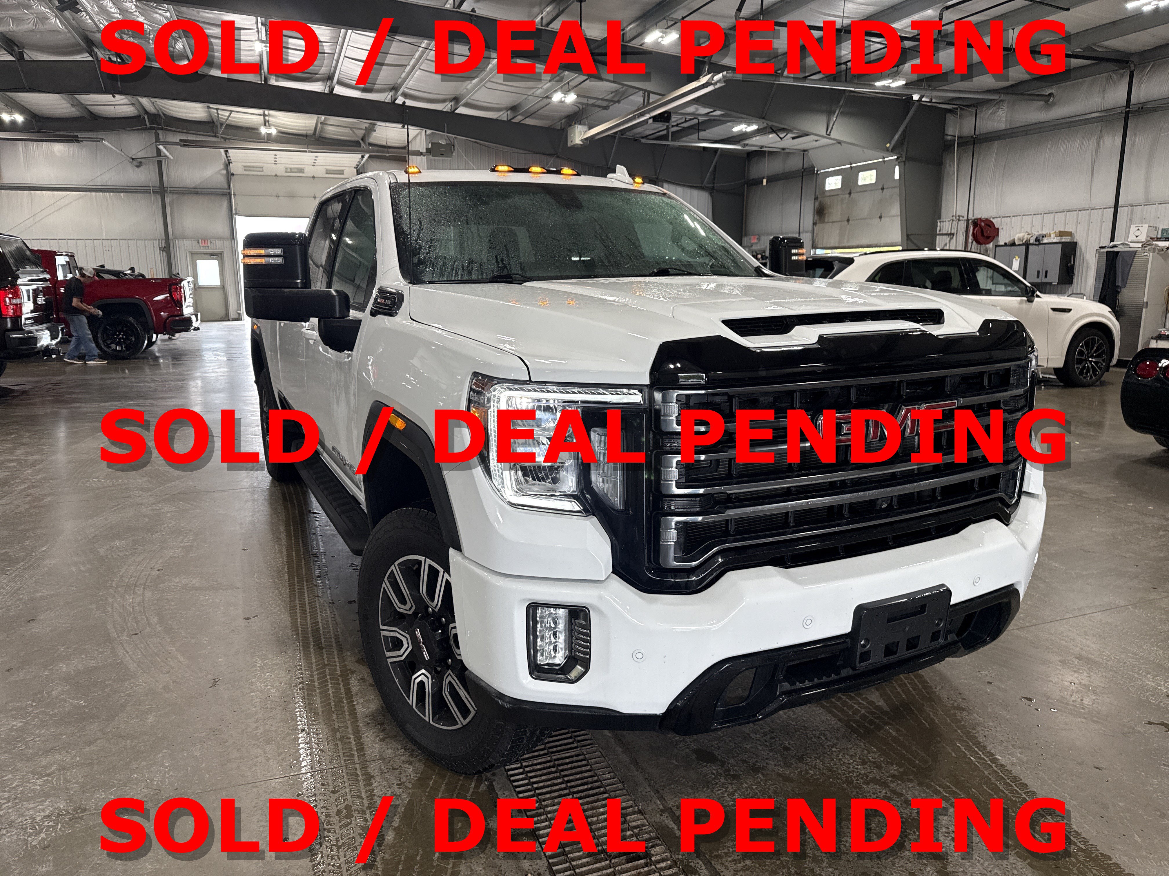 Used 2022 GMC Sierra 2500 AT4 w/ AT4 Premium Plus Package AWD/4WD image 1