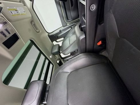 Certified 2023 Land Rover Defender 110 SE AWD/4WD image 33