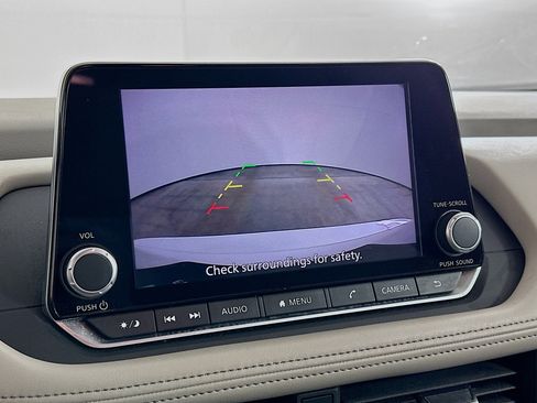 Used 2025 Nissan Rogue SV image 22