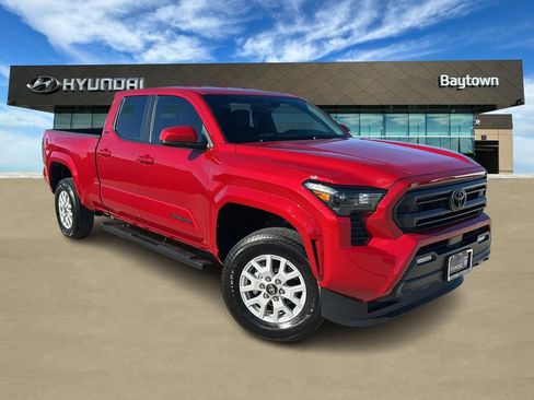Used 2025 Toyota Tacoma SR5 AWD/4WD image 1
