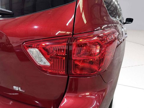 Used 2019 Nissan Pathfinder SL FWD image 14
