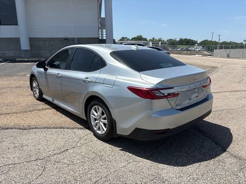 Used 2025 Toyota Camry LE w/ Convenience Package FWD image 5