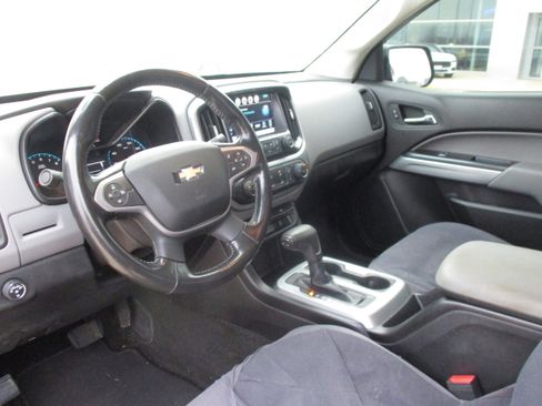 Used 2016 Chevrolet Colorado LT w/ LT Convenience Package image 8