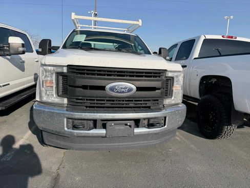 Used 2019 Ford F250 XL w/ XL Value Package image 4