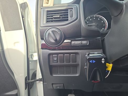 Used 2023 Nissan Titan SV w/ Accessory Utility Package image 15