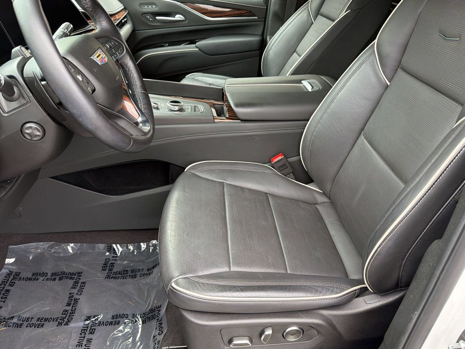 Used 2024 Cadillac Escalade Premium Luxury w/ Performance Package AWD/4WD image 5