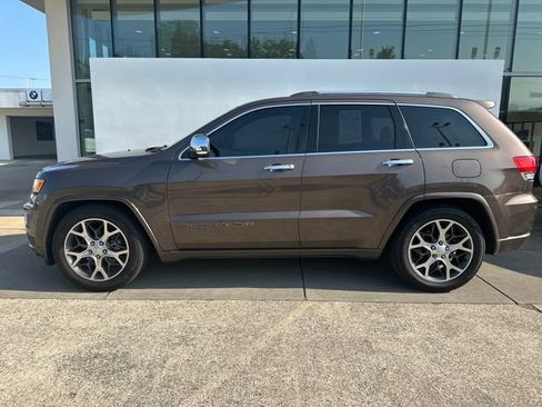 Used 2020 Jeep Grand Cherokee Overland AWD/4WD image 2