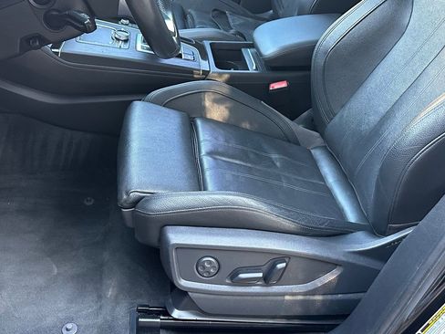 Used 2019 Audi Q5 Prestige w/ Prestige Package image 10
